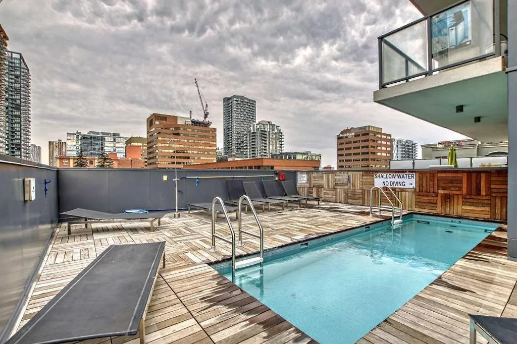 Micronest - Modern Overlooking Downtown Parking Calgary 0*,