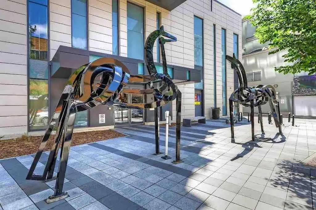 Apartament Micronest - Modern Overlooking Downtown Parking Calgary