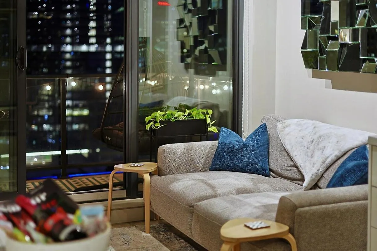 Micronest - Modern Overlooking Downtown Parking Calgary Apartament