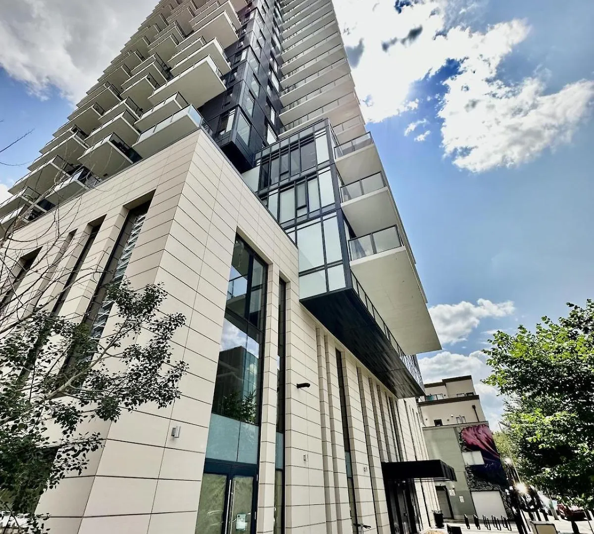Apartament Micronest - Modern Overlooking Downtown Parking Calgary