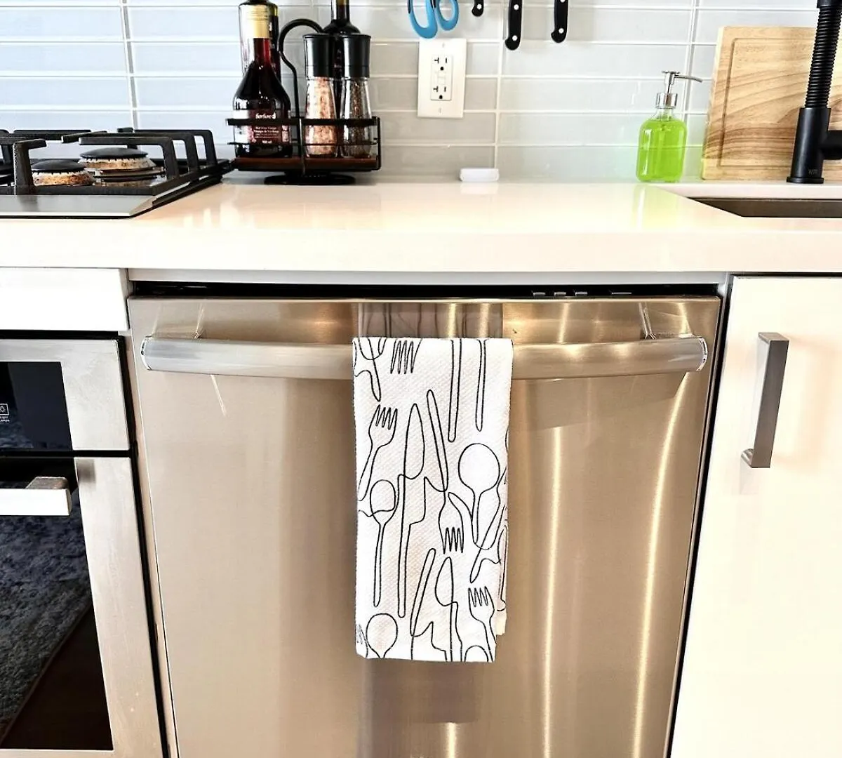 Micronest - Modern Overlooking Downtown Parking Calgary Apartament